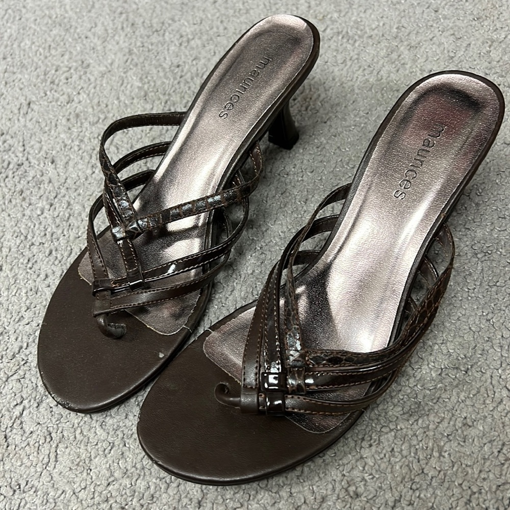 Maurice’s brown heels